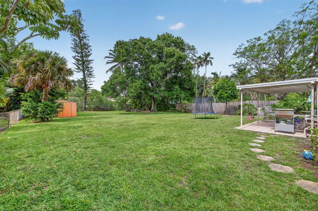 633 NW 30th Street, Wilton Manors, FL 33311