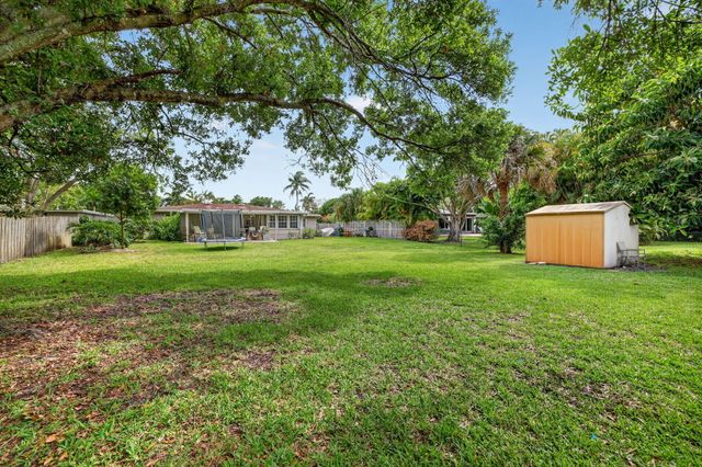 633 NW 30th Street, Wilton Manors, FL 33311