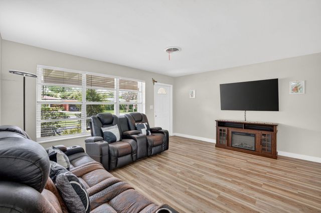 633 NW 30th Street, Wilton Manors, FL 33311