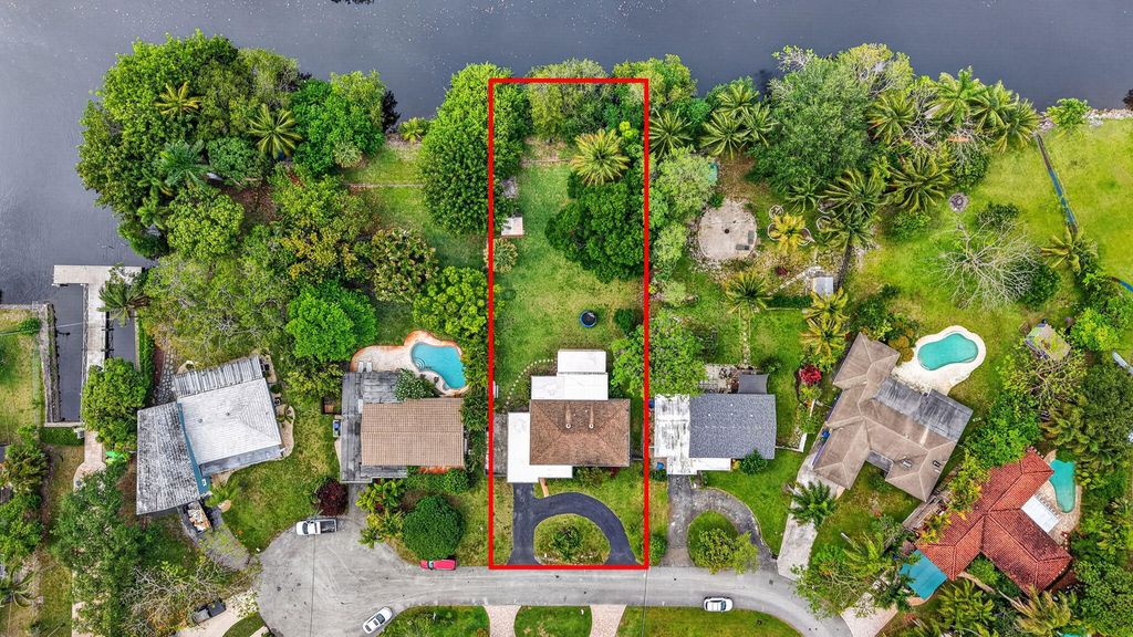 633 NW 30th Street, Wilton Manors, FL 33311
