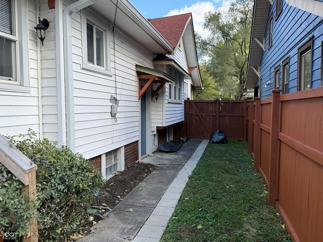 4322 Carrollton Avenue, Indianapolis, IN 46205