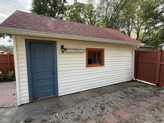 4322 Carrollton Avenue, Indianapolis, IN 46205