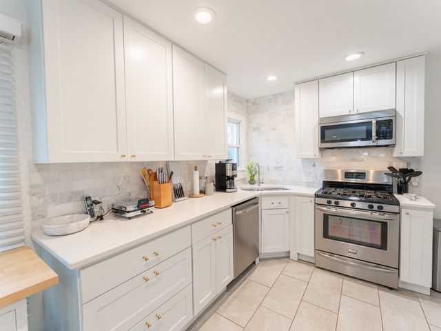 5104 Maple Springs Boulevard, Dallas, TX 75235