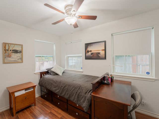 5104 Maple Springs Boulevard, Dallas, TX 75235