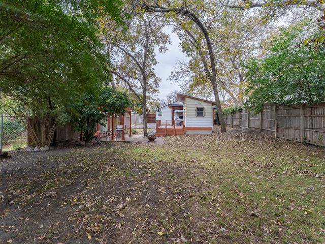 5104 Maple Springs Boulevard, Dallas, TX 75235