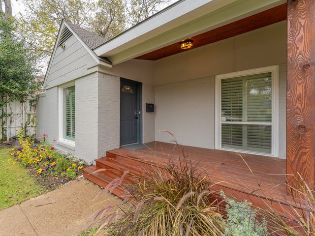 5104 Maple Springs Boulevard, Dallas, TX 75235