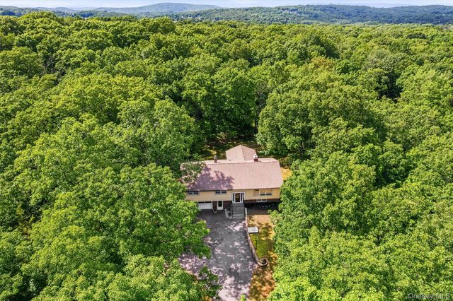 27 Jean Drive, Monroe, NY 10950