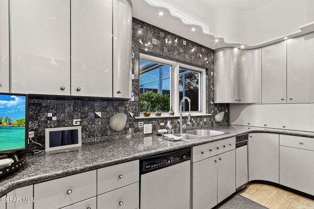 824 DULCINEA Court, El Paso, TX 79922