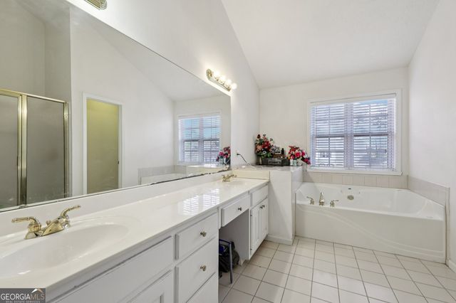 2655 Lake Commons Court, Snellville, GA 30078