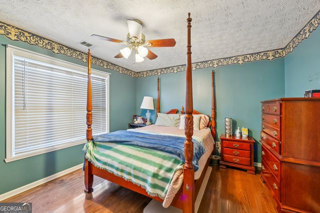 2655 Lake Commons Court, Snellville, GA 30078