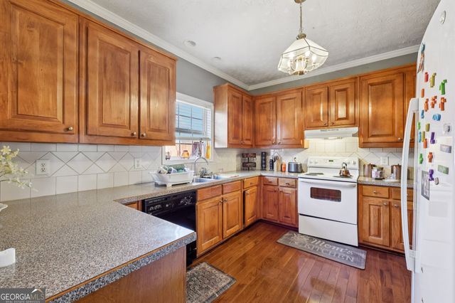 2655 Lake Commons Court, Snellville, GA 30078