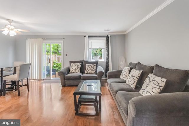 2089 MAYFLOWER DR, Woodbridge, VA 22192