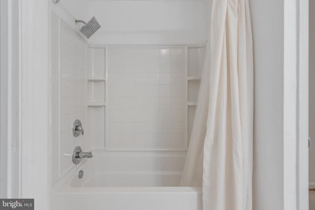 2089 MAYFLOWER DR, Woodbridge, VA 22192