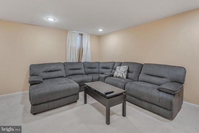 2089 MAYFLOWER DR, Woodbridge, VA 22192