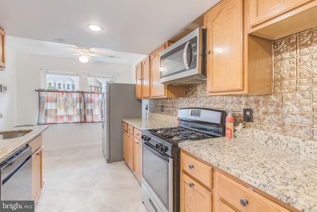 2089 MAYFLOWER DR, Woodbridge, VA 22192