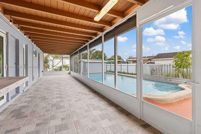 2131 SW 98th Place, Miami, FL 33165