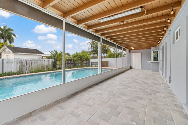 2131 SW 98th Place, Miami, FL 33165