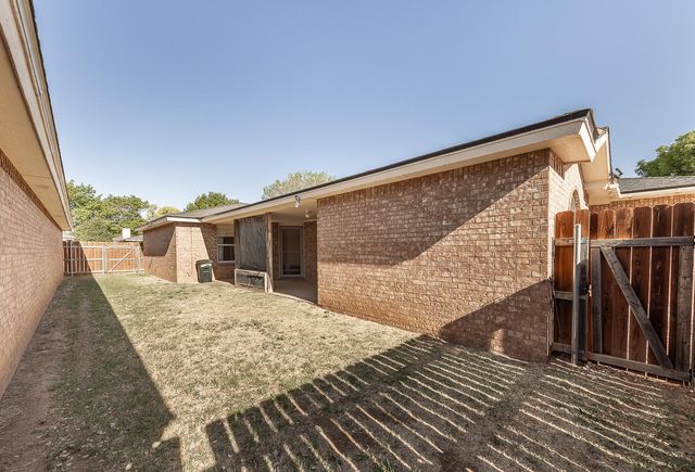 1036 Iola Avenue, Lubbock, TX 79416