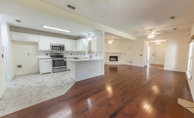 1036 Iola Avenue, Lubbock, TX 79416