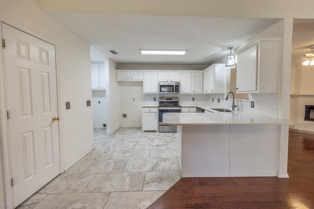 1036 Iola Avenue, Lubbock, TX 79416