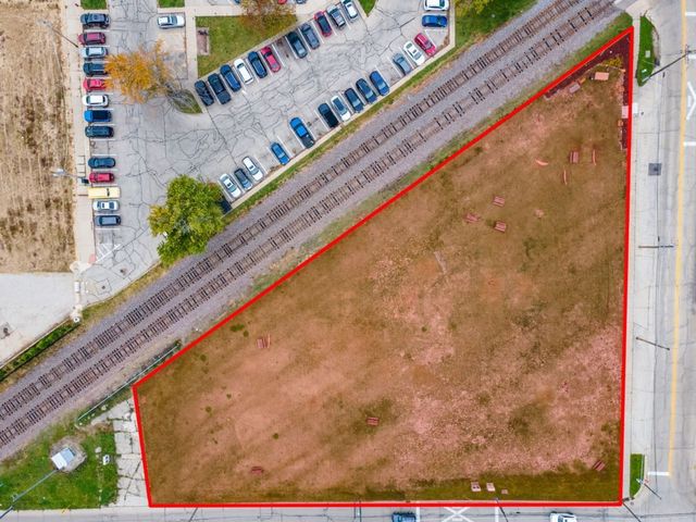 200 E Judd Street, Woodstock, IL 60098