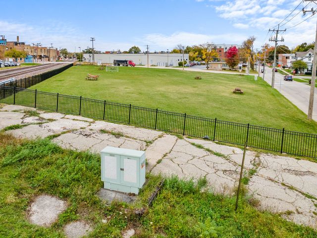 200 E Judd Street, Woodstock, IL 60098