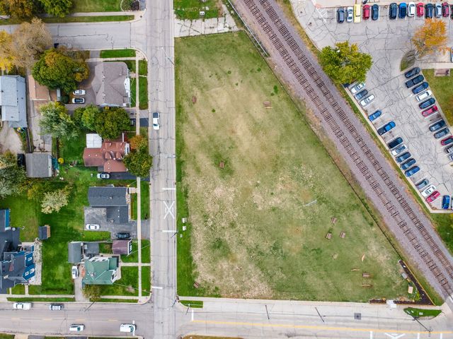 200 E Judd Street, Woodstock, IL 60098