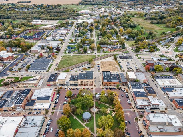 200 E Judd Street, Woodstock, IL 60098