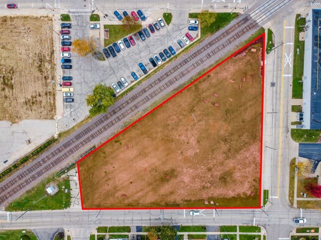 200 E Judd Street, Woodstock, IL 60098