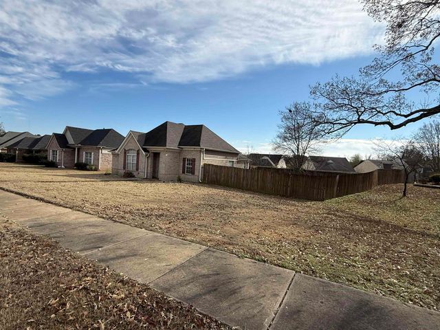 8833 MACON RD, Memphis, TN 38018