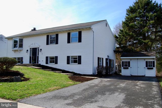 2292 BOB WHITE LN, Lancaster, PA 17601