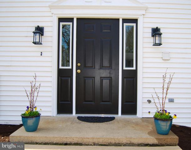 2292 BOB WHITE LN, Lancaster, PA 17601