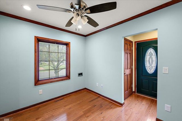 1292 Vernier Road, Grosse Pointe Woods, MI 48236