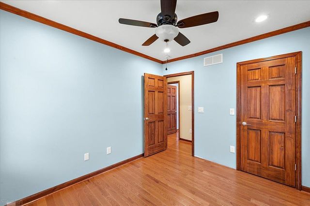 1292 Vernier Road, Grosse Pointe Woods, MI 48236