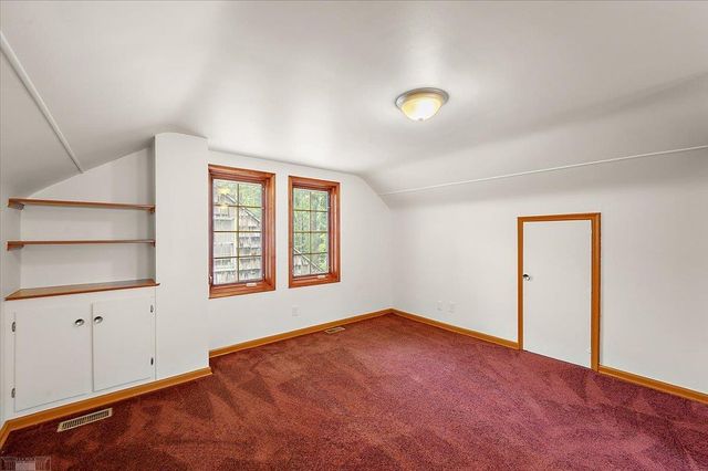 1292 Vernier Road, Grosse Pointe Woods, MI 48236