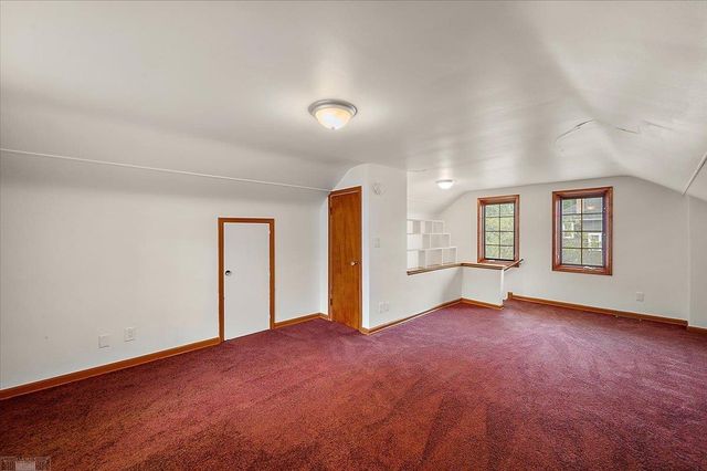 1292 Vernier Road, Grosse Pointe Woods, MI 48236