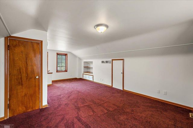 1292 Vernier Road, Grosse Pointe Woods, MI 48236