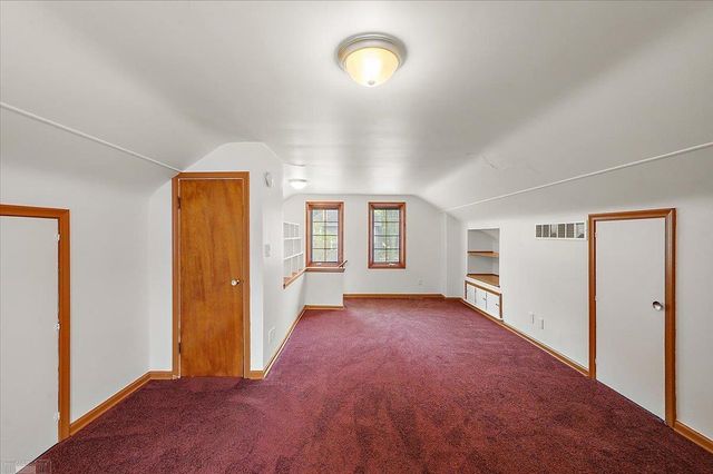 1292 Vernier Road, Grosse Pointe Woods, MI 48236
