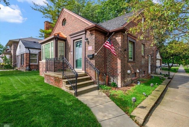 1292 Vernier Road, Grosse Pointe Woods, MI 48236