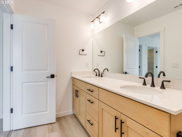 806 Nw 178TH Way, Ridgefield, WA 98642