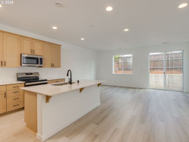 806 Nw 178TH Way, Ridgefield, WA 98642
