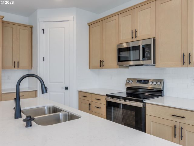 806 Nw 178TH Way, Ridgefield, WA 98642