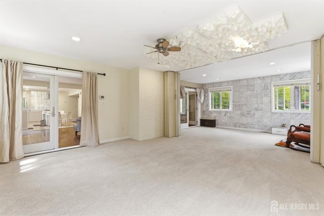 15 Southfield Road, Edison, NJ 08820