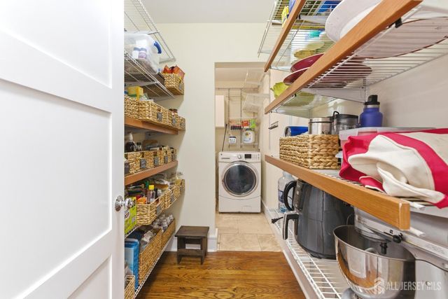 15 Southfield Road, Edison, NJ 08820