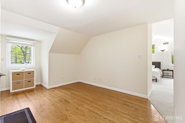 15 Southfield Road, Edison, NJ 08820