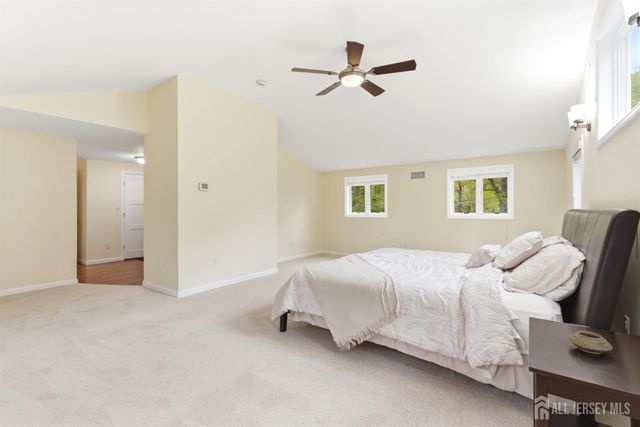 15 Southfield Road, Edison, NJ 08820