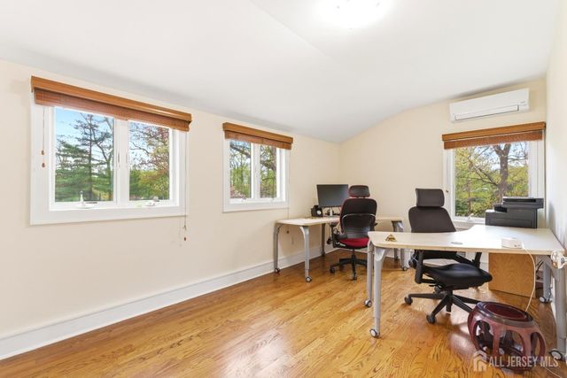 15 Southfield Road, Edison, NJ 08820