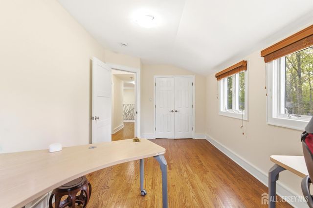 15 Southfield Road, Edison, NJ 08820