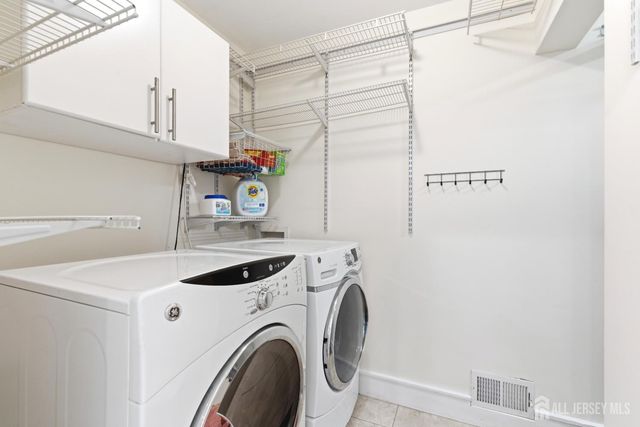 15 Southfield Road, Edison, NJ 08820