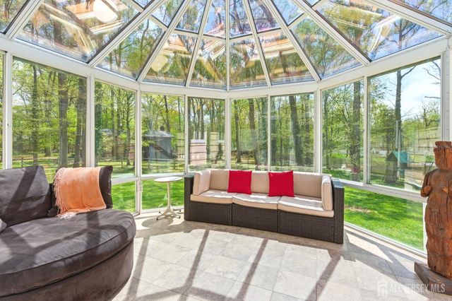 15 Southfield Road, Edison, NJ 08820